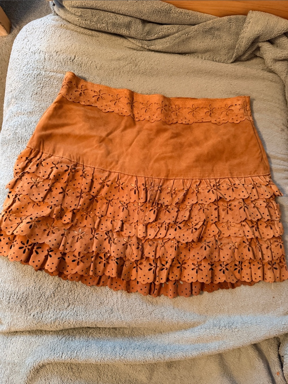 Tenax Italy 100% Leather Laser-Cut Ruffle Mini Skirt – Cognac Brown – IT 44